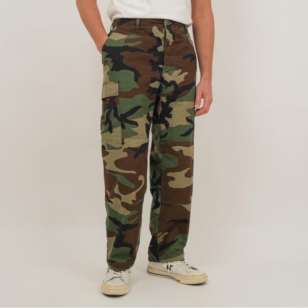 Military issued marine camo cargo pants adjustable waist ankle straps punk jeans